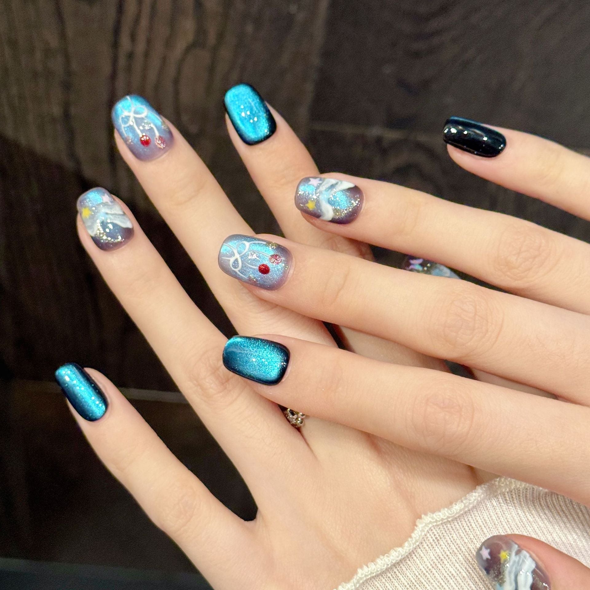 Le Clou Northern Lights Blue