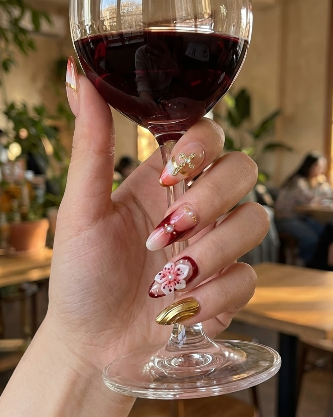 Le Clou Golden Blossom Nails