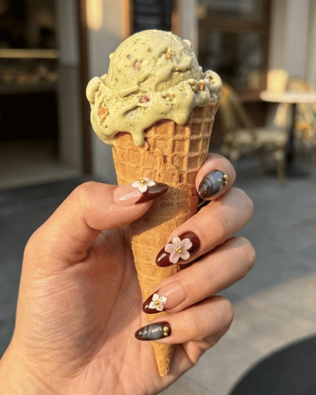 Le Clou Bougainvillea Bloom Nails