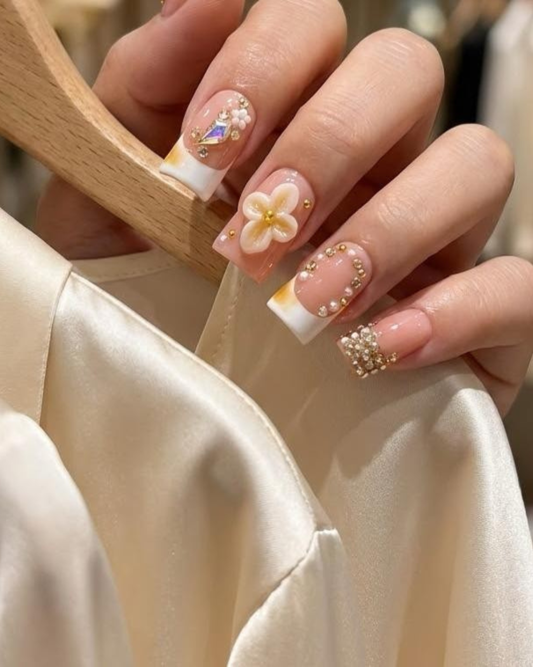 Le Clou Honey Bloom Duckbill