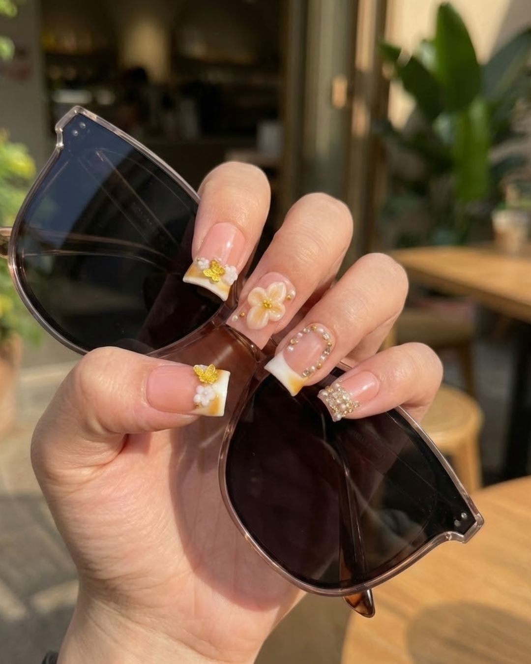 Le Clou Honey Bloom Duckbill