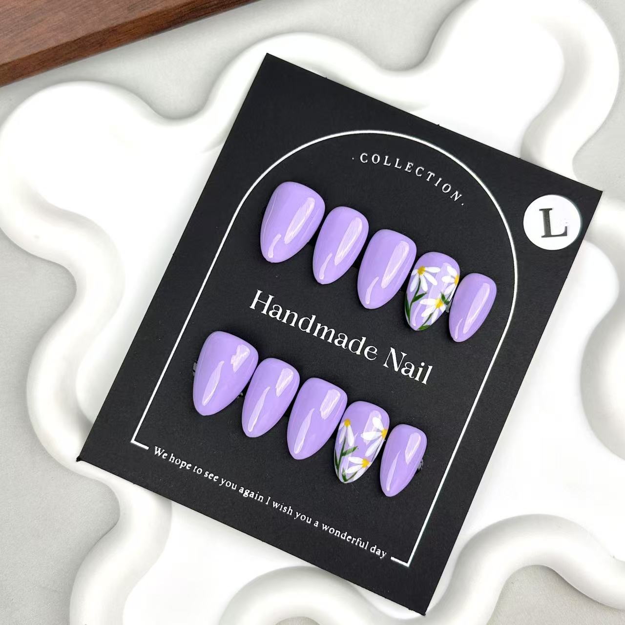 Hand - Painted Lavender Wearable Nails - Le Clou