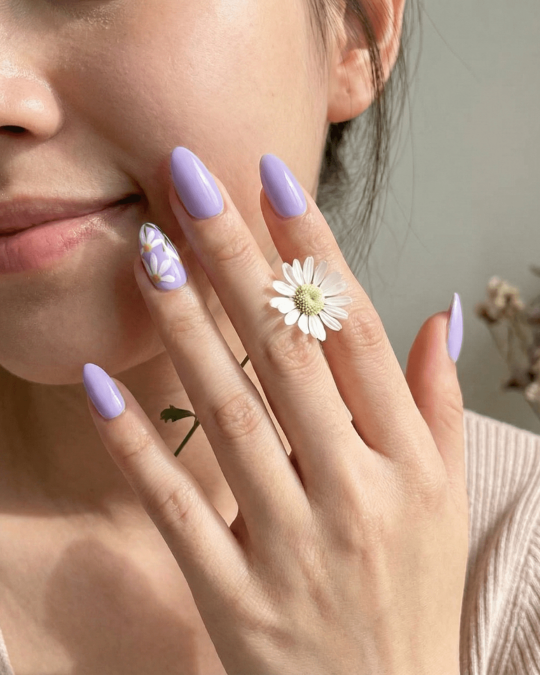 Hand - Painted Lavender Wearable Nails - Le Clou