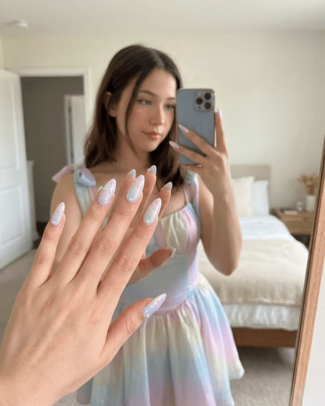 Iridescent Pink - Gradient Florals - Le Clou