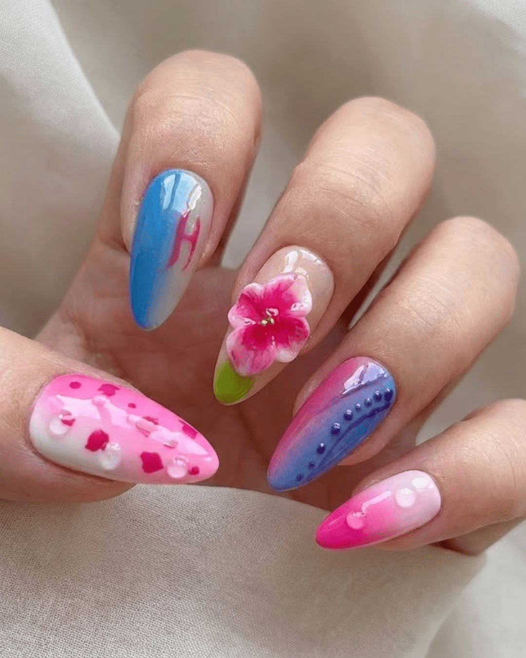 Leclou Blossom Splash Nails - Le Clou