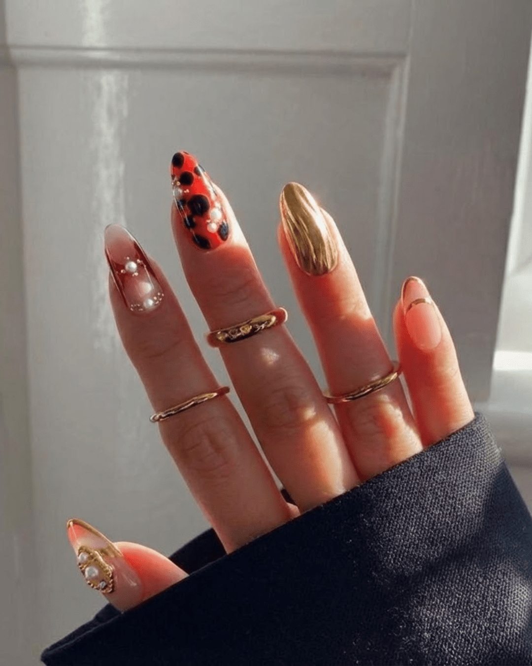 Leclou Golden Blossom Nails - Le Clou