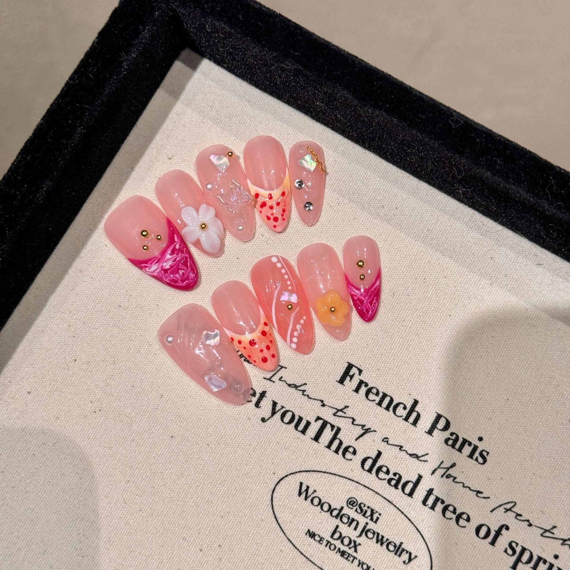 Leclou Pink Petal Dreams Nails - Le Clou