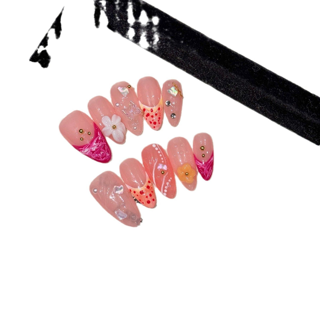 Le Clou Strawberry Petal Nails